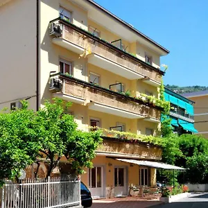 Aparthotel Glicini