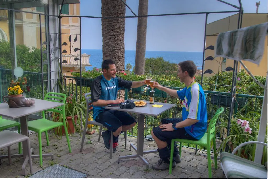 פינאלה ליגורה Hotel Deutsche Familien
